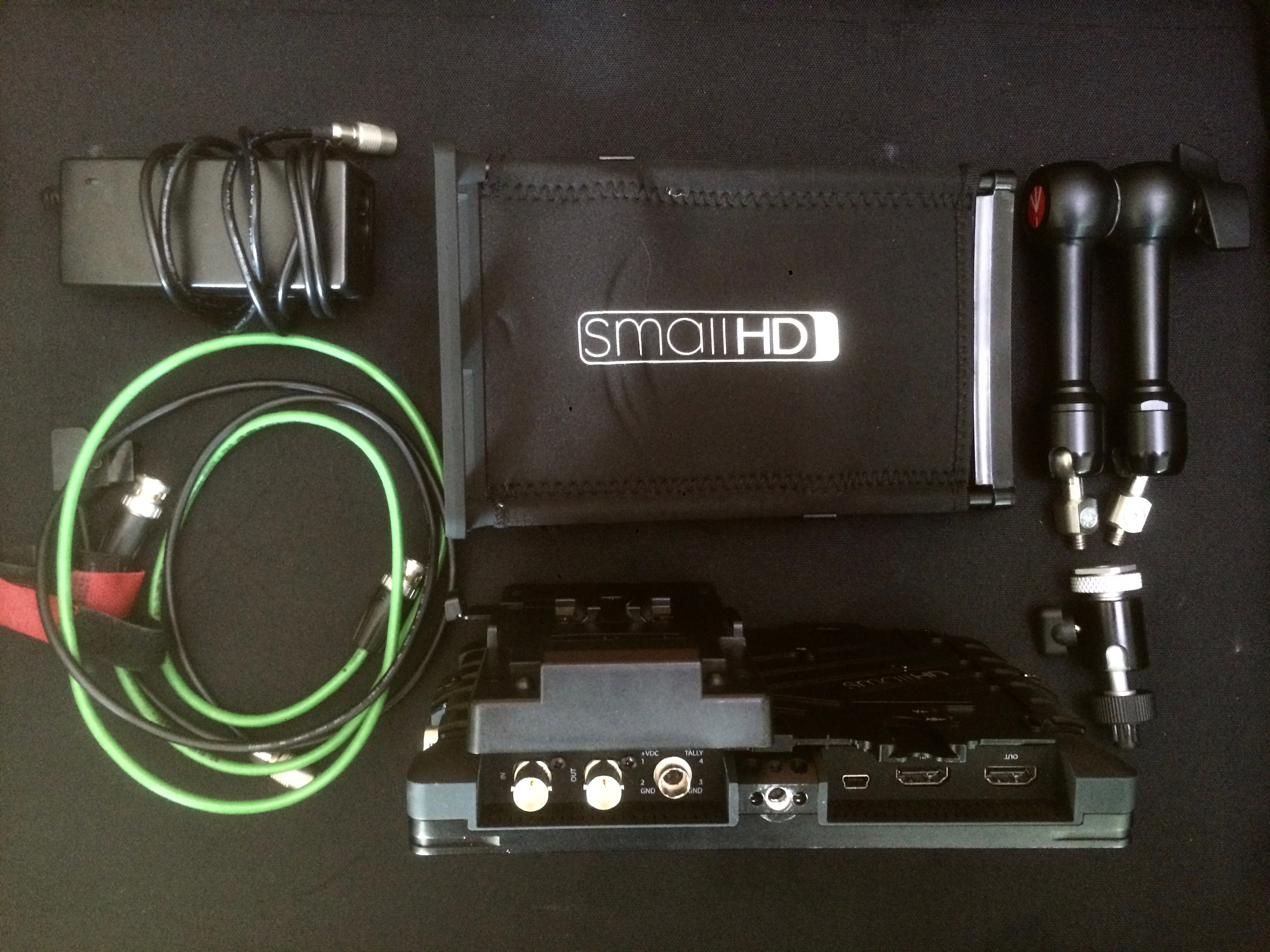 Small HD DP-7 Pro OLED Bundle